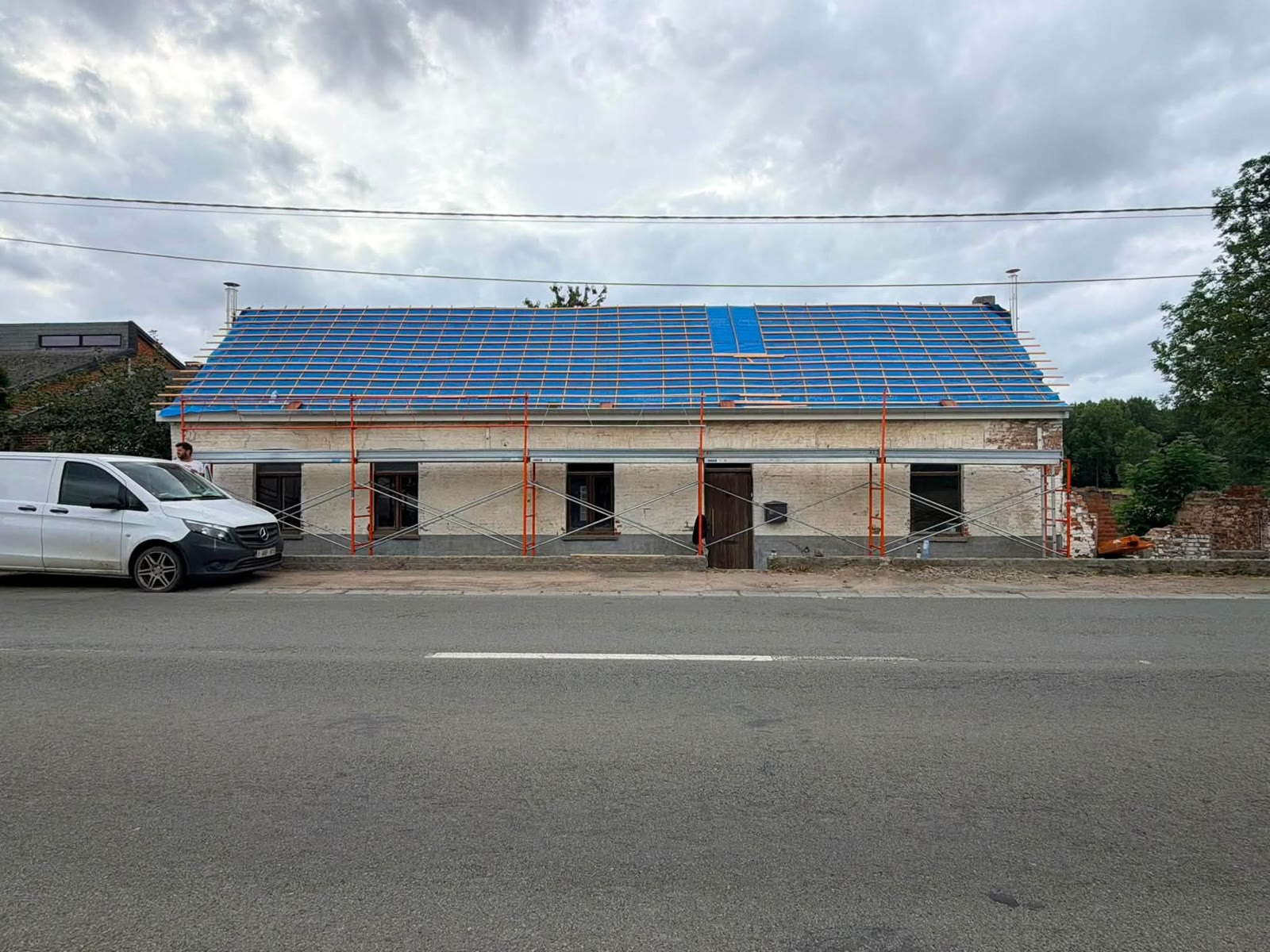 Toiture sous sa sous-toiture, liteaux posés, prête pour les tuiles
