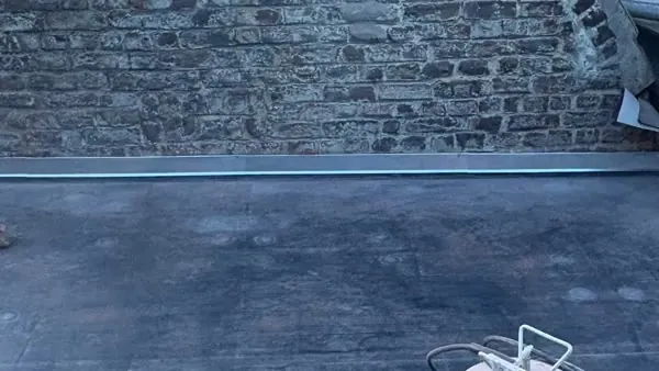 Membrane d'étanchéité EPDM sur toiture plate
