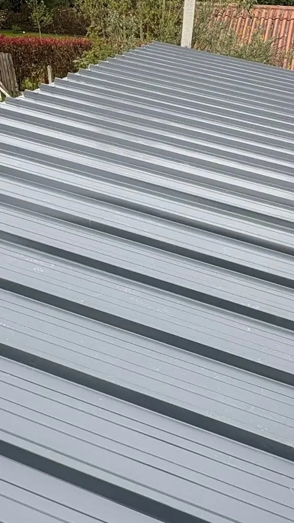 Toiture métallique à joints debout